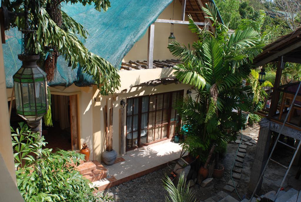 Casa Aviara Resort & Hotel Puerto Galera Eksteriør billede